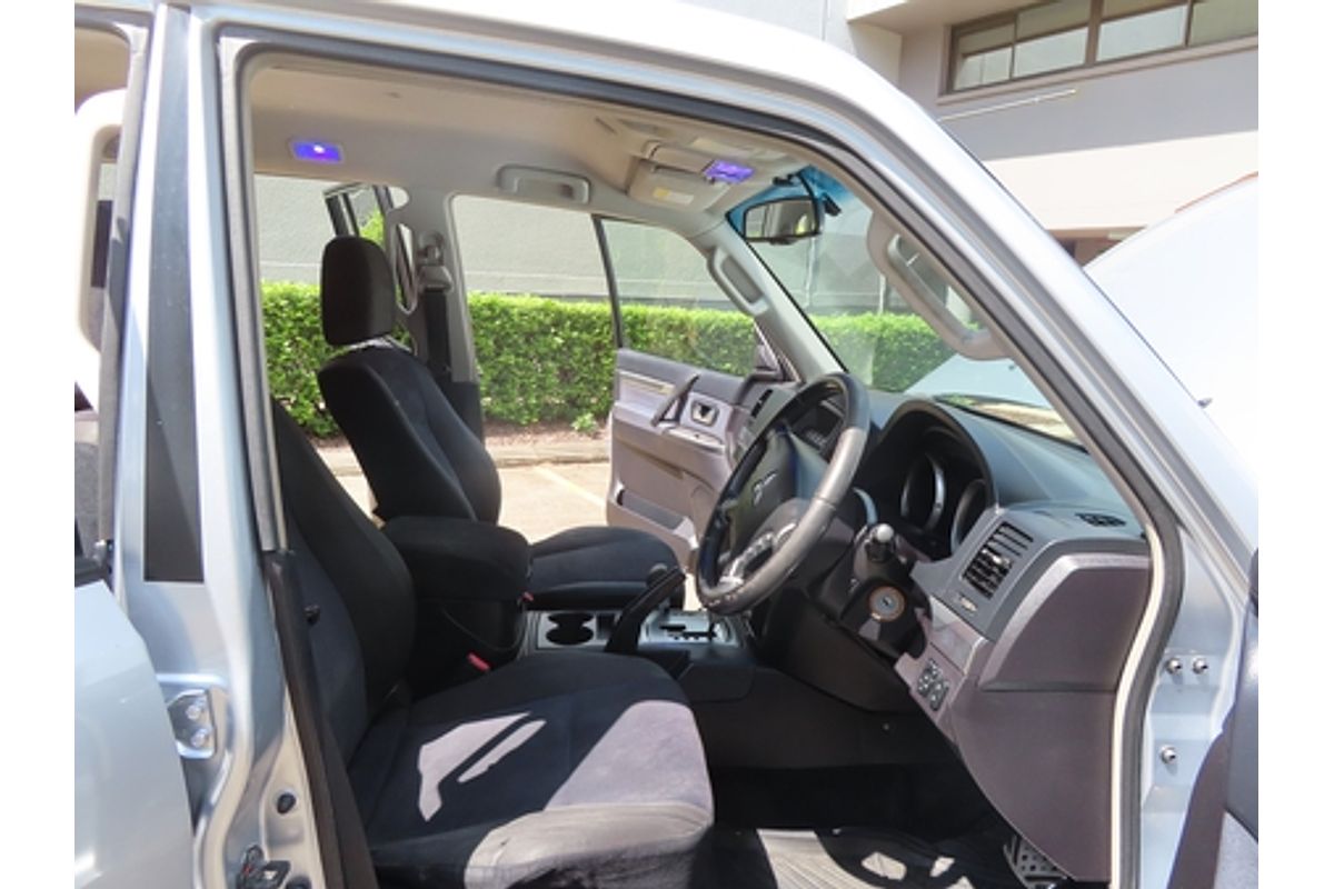 2008 Mitsubishi Pajero VR-X NS