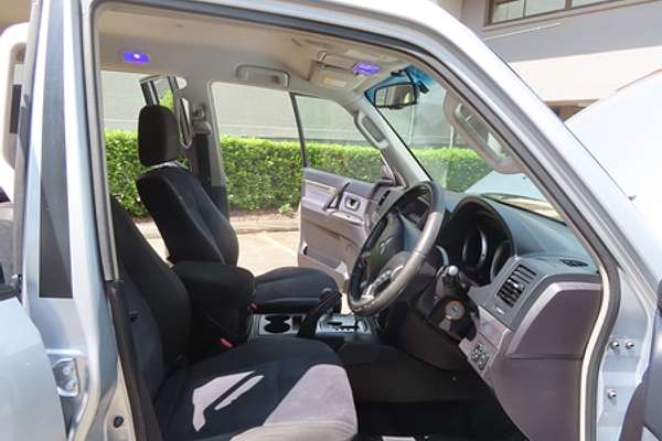 2008 Mitsubishi Pajero VR-X NS