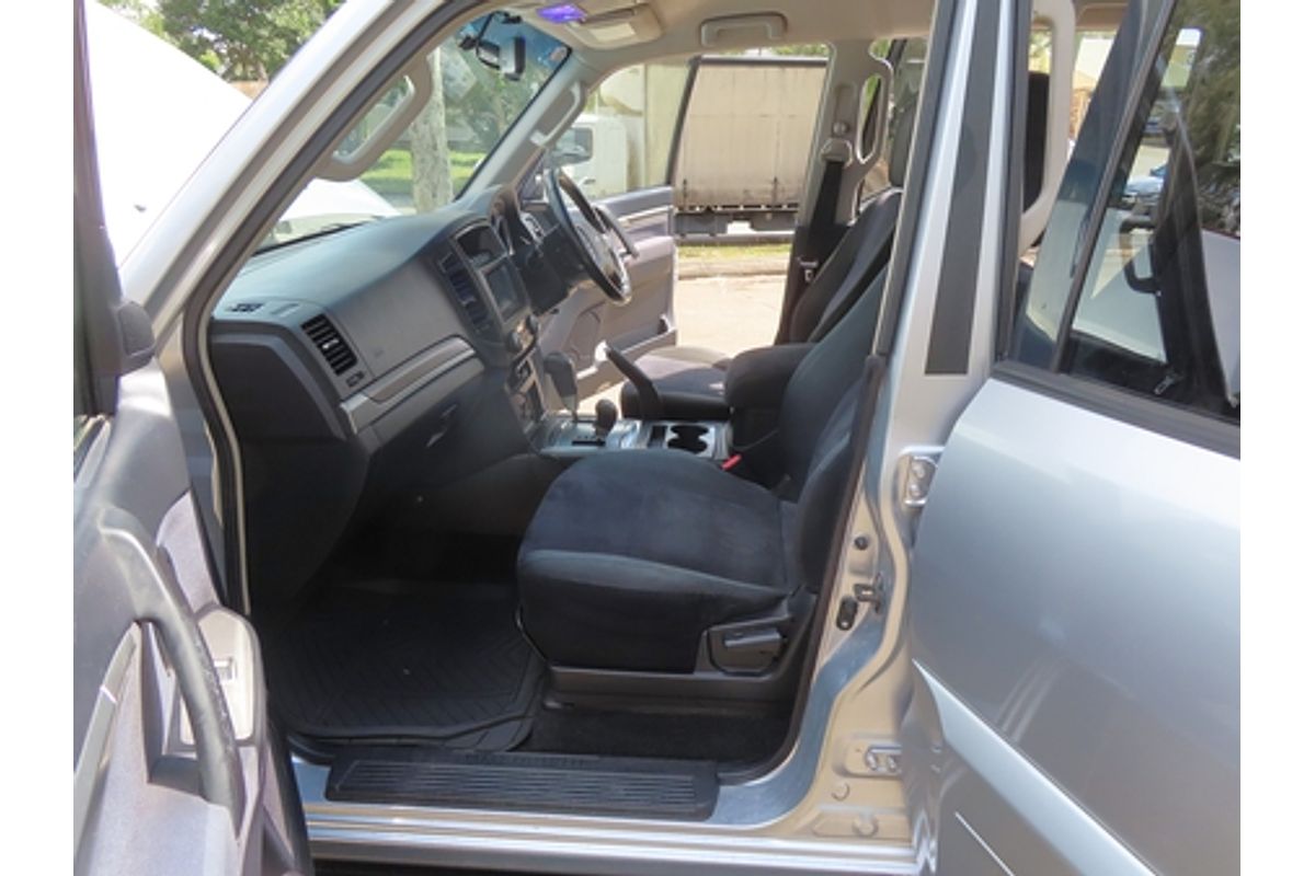 2008 Mitsubishi Pajero VR-X NS