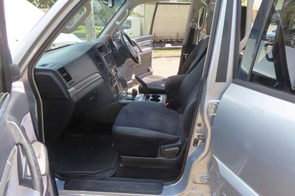 2008 Mitsubishi Pajero VR-X NS