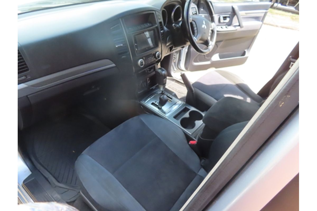 2008 Mitsubishi Pajero VR-X NS
