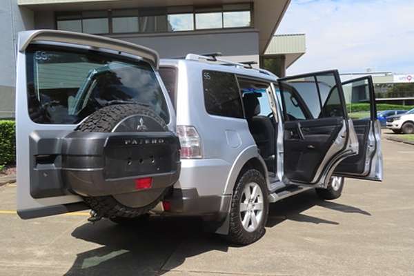 2008 Mitsubishi Pajero VR-X NS