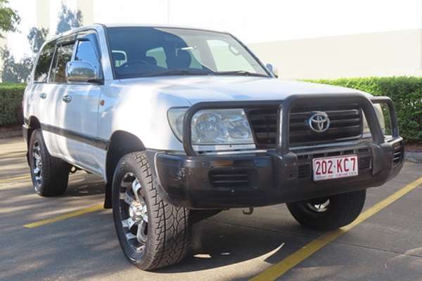 2005 Toyota Landcruiser GXL UZJ100R