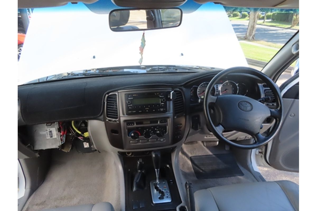2005 Toyota Landcruiser GXL UZJ100R