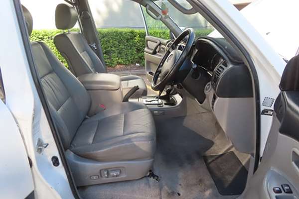 2005 Toyota Landcruiser GXL UZJ100R
