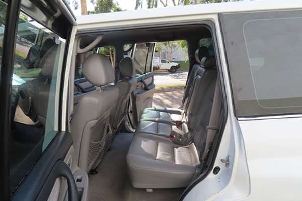2005 Toyota Landcruiser GXL UZJ100R