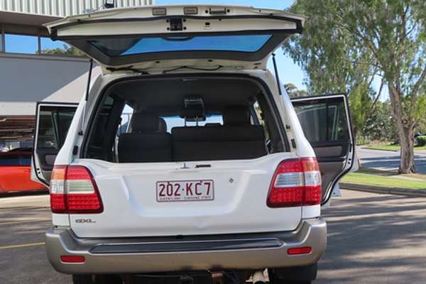 2005 Toyota Landcruiser GXL UZJ100R