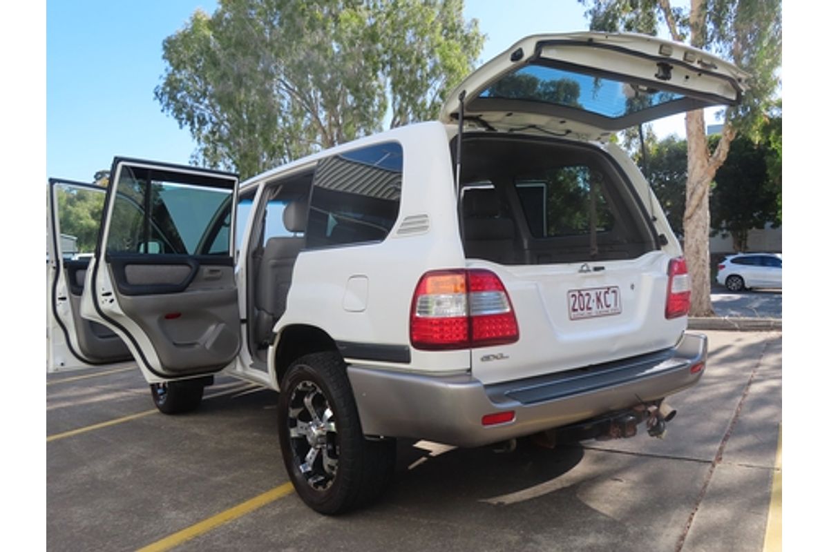 2005 Toyota Landcruiser GXL UZJ100R