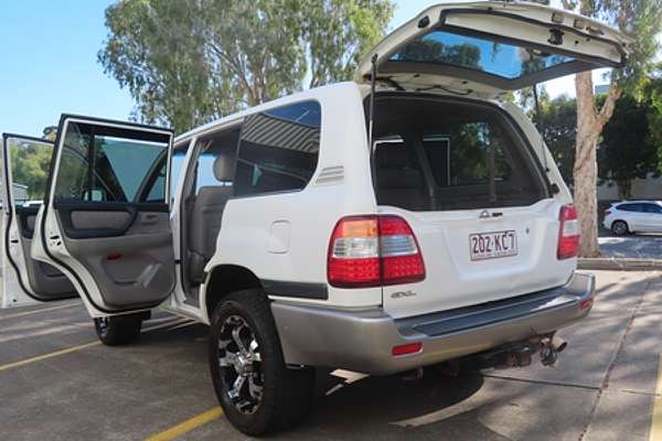 2005 Toyota Landcruiser GXL UZJ100R