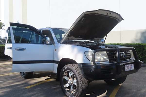 2005 Toyota Landcruiser GXL UZJ100R