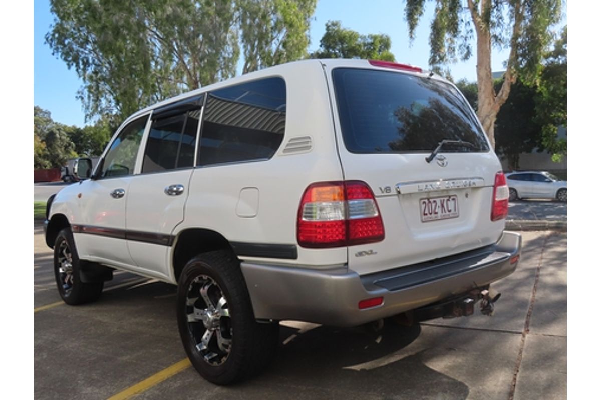 2005 Toyota Landcruiser GXL UZJ100R