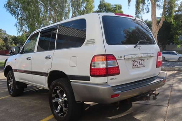 2005 Toyota Landcruiser GXL UZJ100R