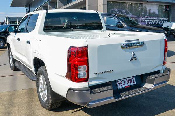 2025 Mitsubishi Triton GLX+ MV 4X4 thumb-5