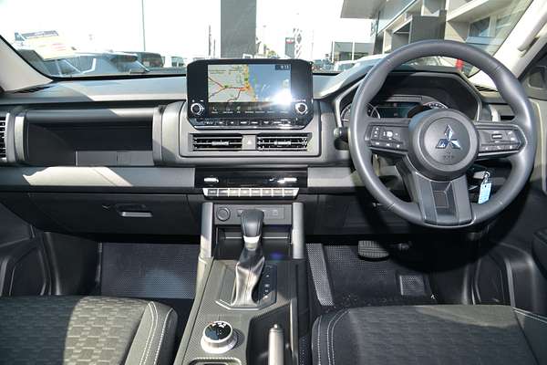 2025 Mitsubishi Triton GLX+ MV 4X4 thumb-16