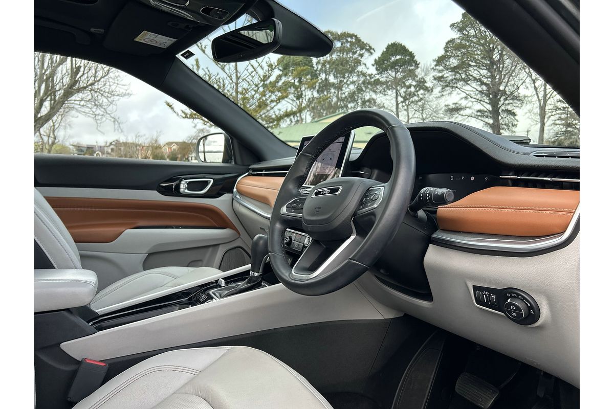 2023 Jeep Compass Limited M6