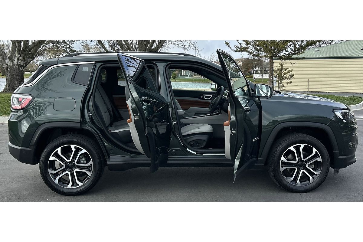 2023 Jeep Compass Limited M6