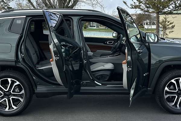 2023 Jeep Compass Limited M6