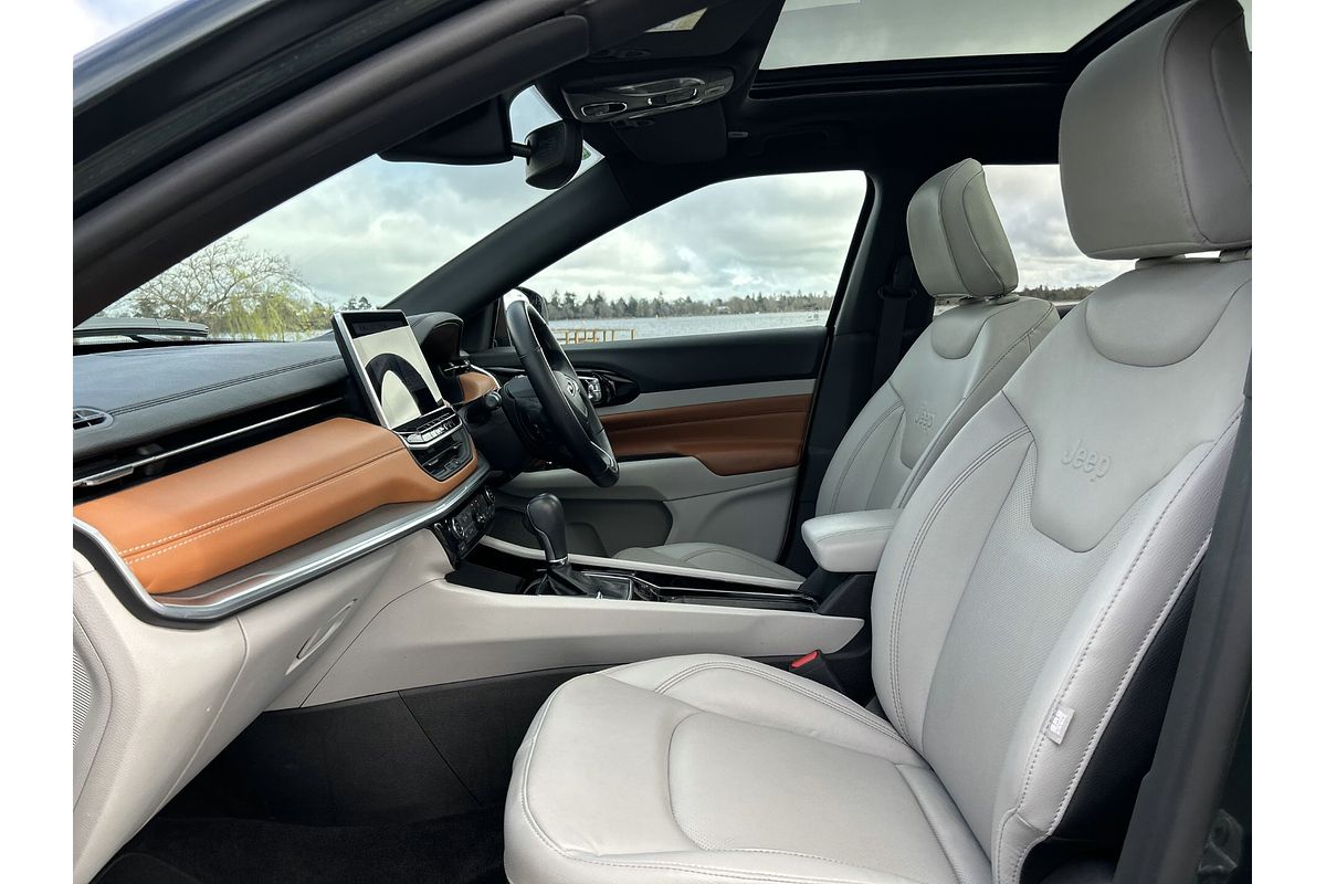 2023 Jeep Compass Limited M6