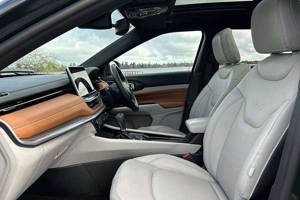 2023 Jeep Compass Limited M6