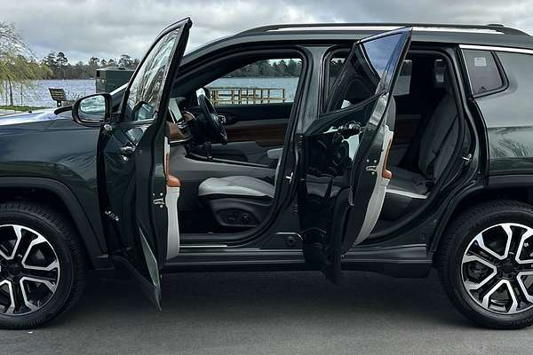2023 Jeep Compass Limited M6