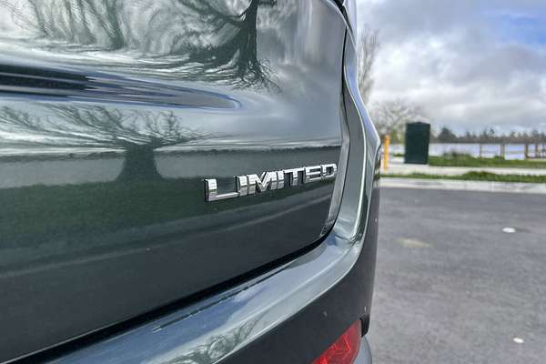 2023 Jeep Compass Limited M6