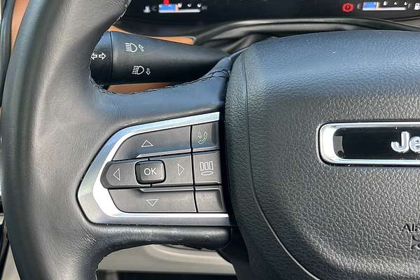 2023 Jeep Compass Limited M6