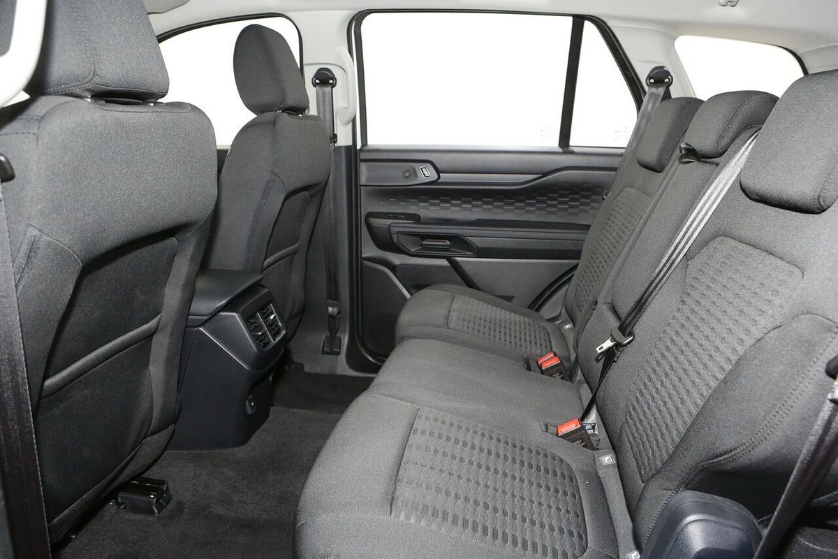 2024 Ford Everest Ambiente 2.0L