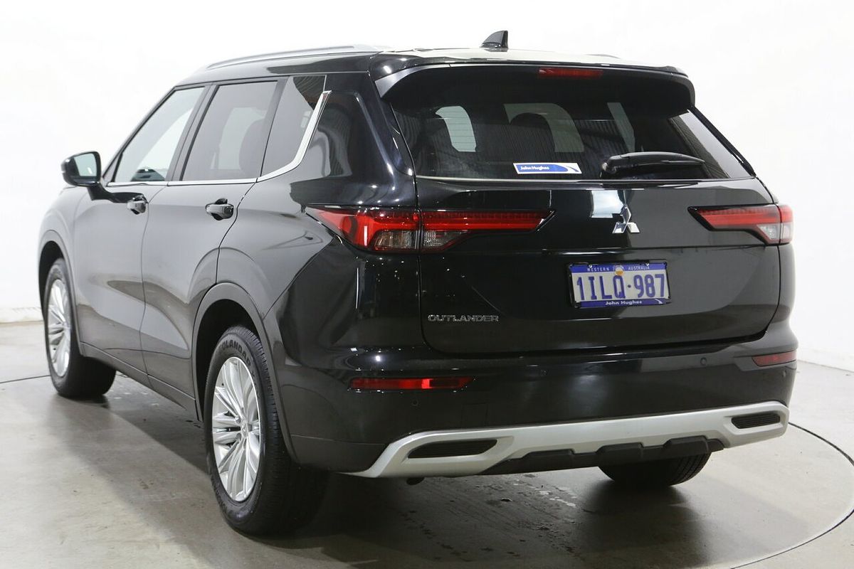 2024 Mitsubishi Outlander LS ZM