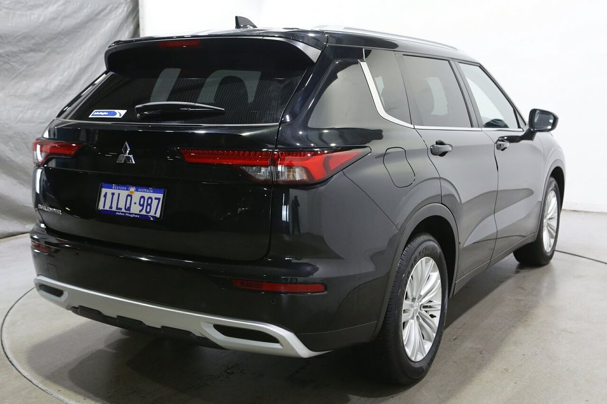 2024 Mitsubishi Outlander LS ZM