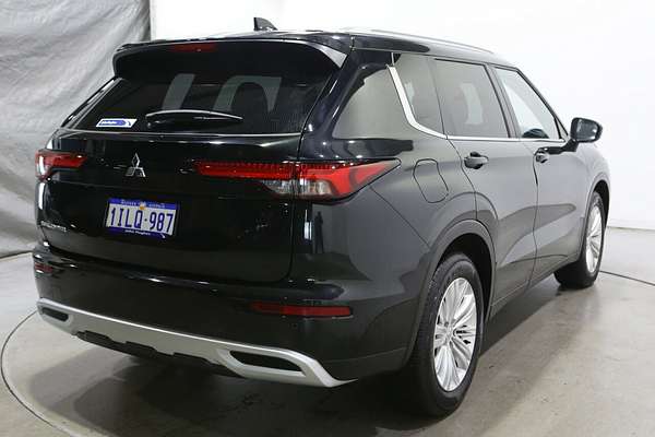 2024 Mitsubishi Outlander LS ZM