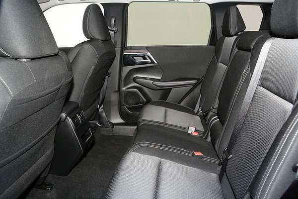 2024 Mitsubishi Outlander LS ZM
