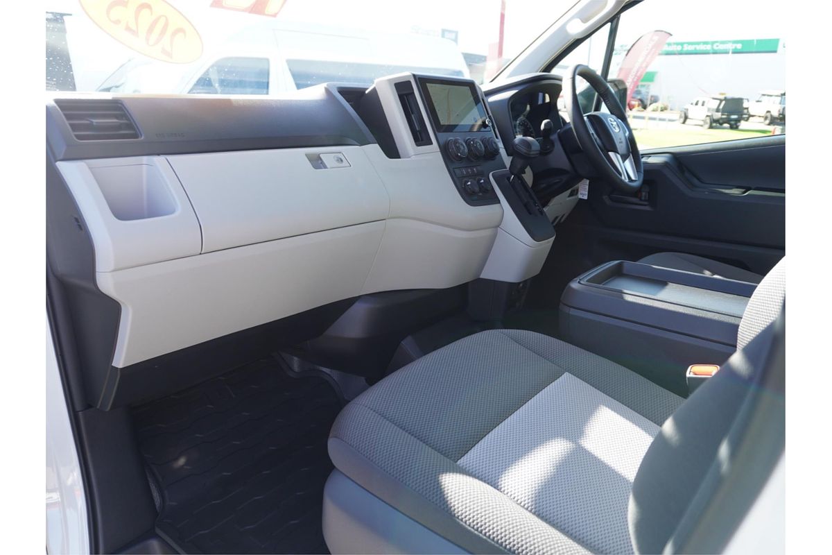 2025 Toyota Hiace Commuter GDH322R ELWB