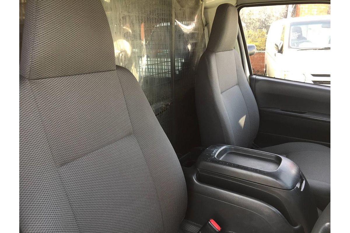 2014 Toyota Hiace LWB TRH201R MY14