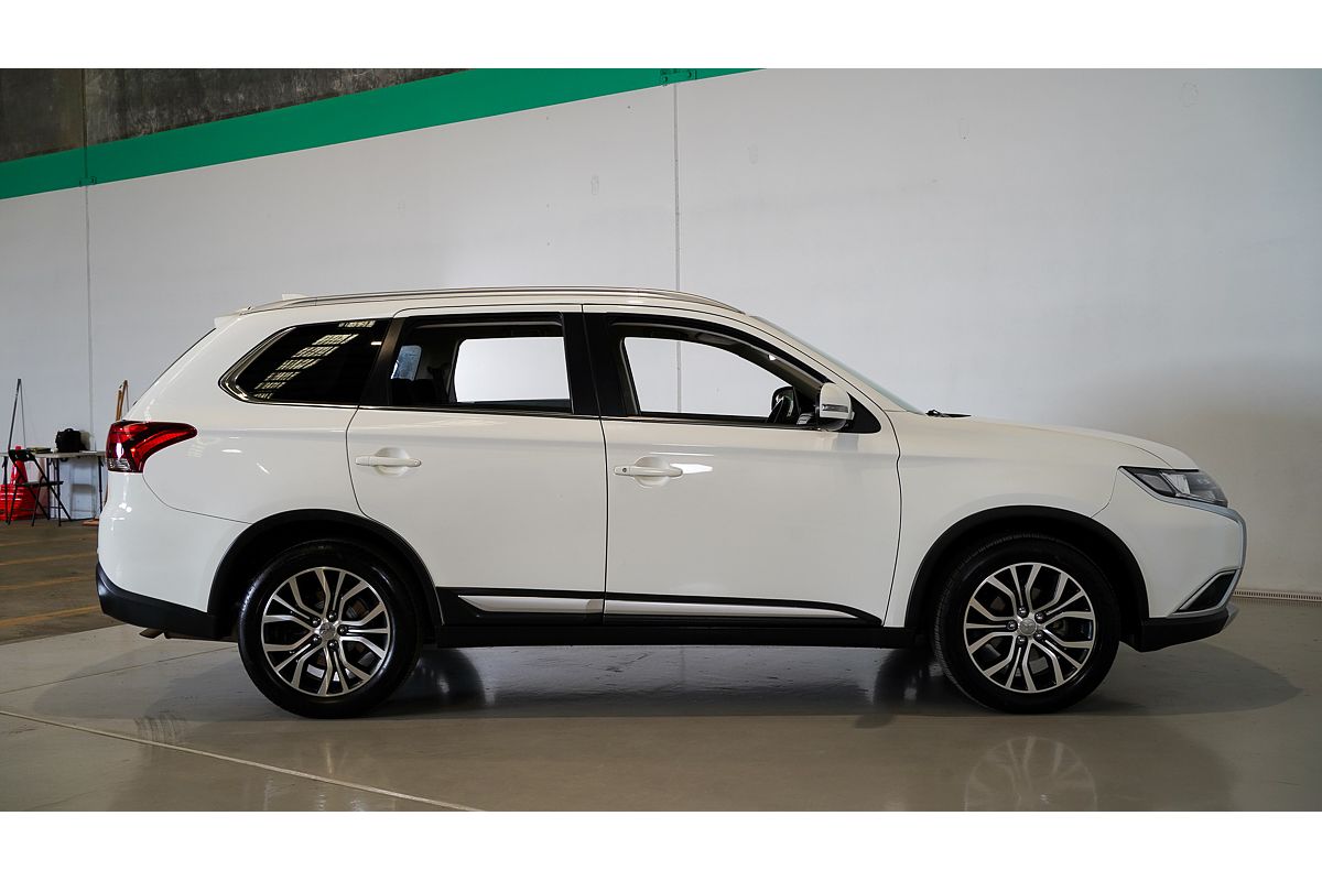 2017 Mitsubishi Outlander LS Safety Pack ZK