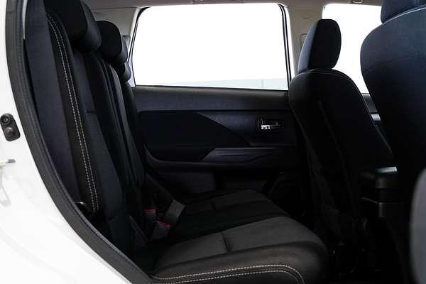 2017 Mitsubishi Outlander LS Safety Pack ZK