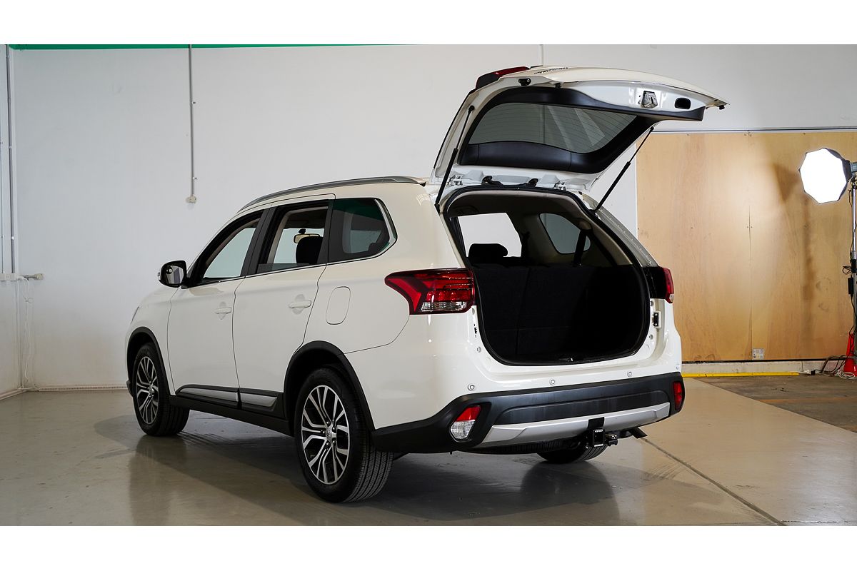 2017 Mitsubishi Outlander LS Safety Pack ZK
