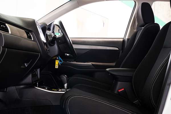 2017 Mitsubishi Outlander LS Safety Pack ZK