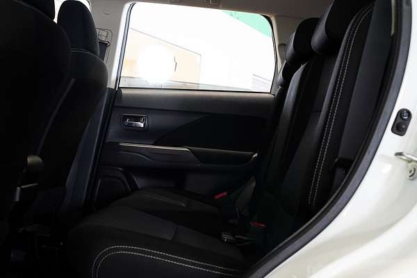 2017 Mitsubishi Outlander LS Safety Pack ZK