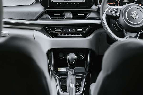 2025 Suzuki Swift Hybrid GLX UZ