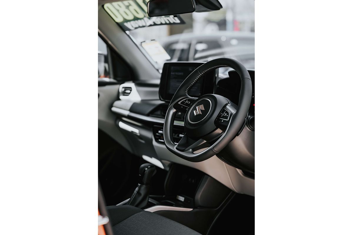 2025 Suzuki Swift Hybrid GLX UZ