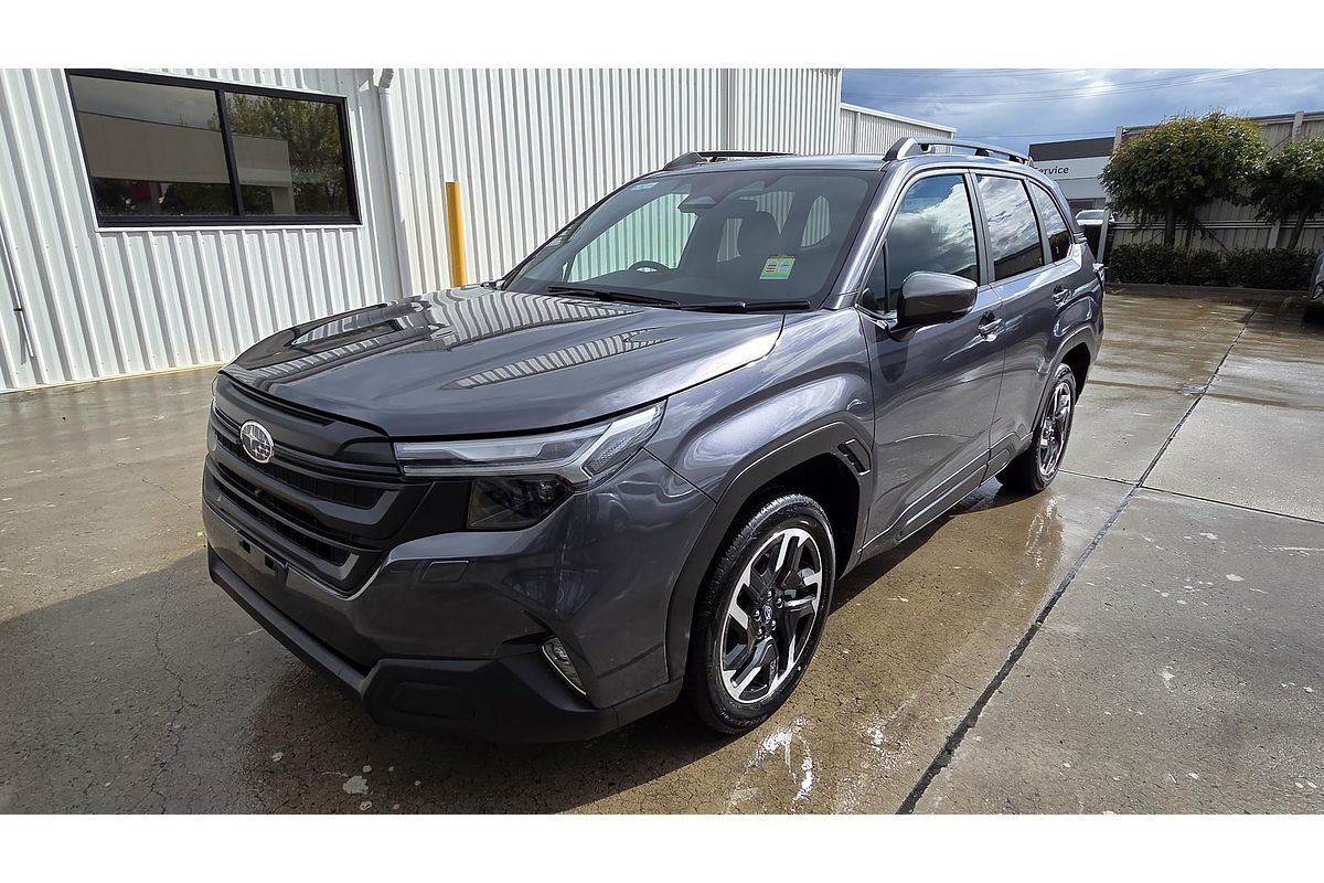 2025 Subaru Forester Premium S6