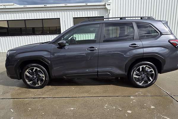 2025 Subaru Forester Premium S6
