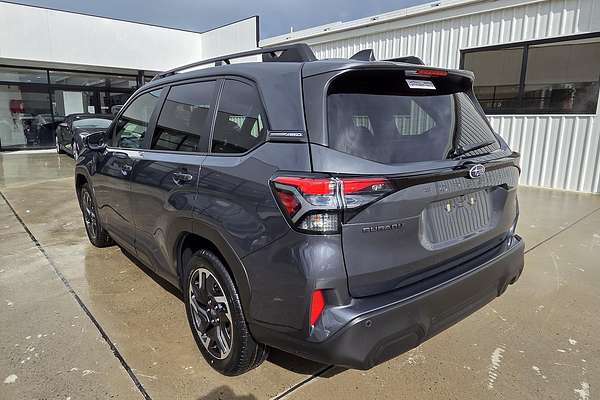 2025 Subaru Forester Premium S6