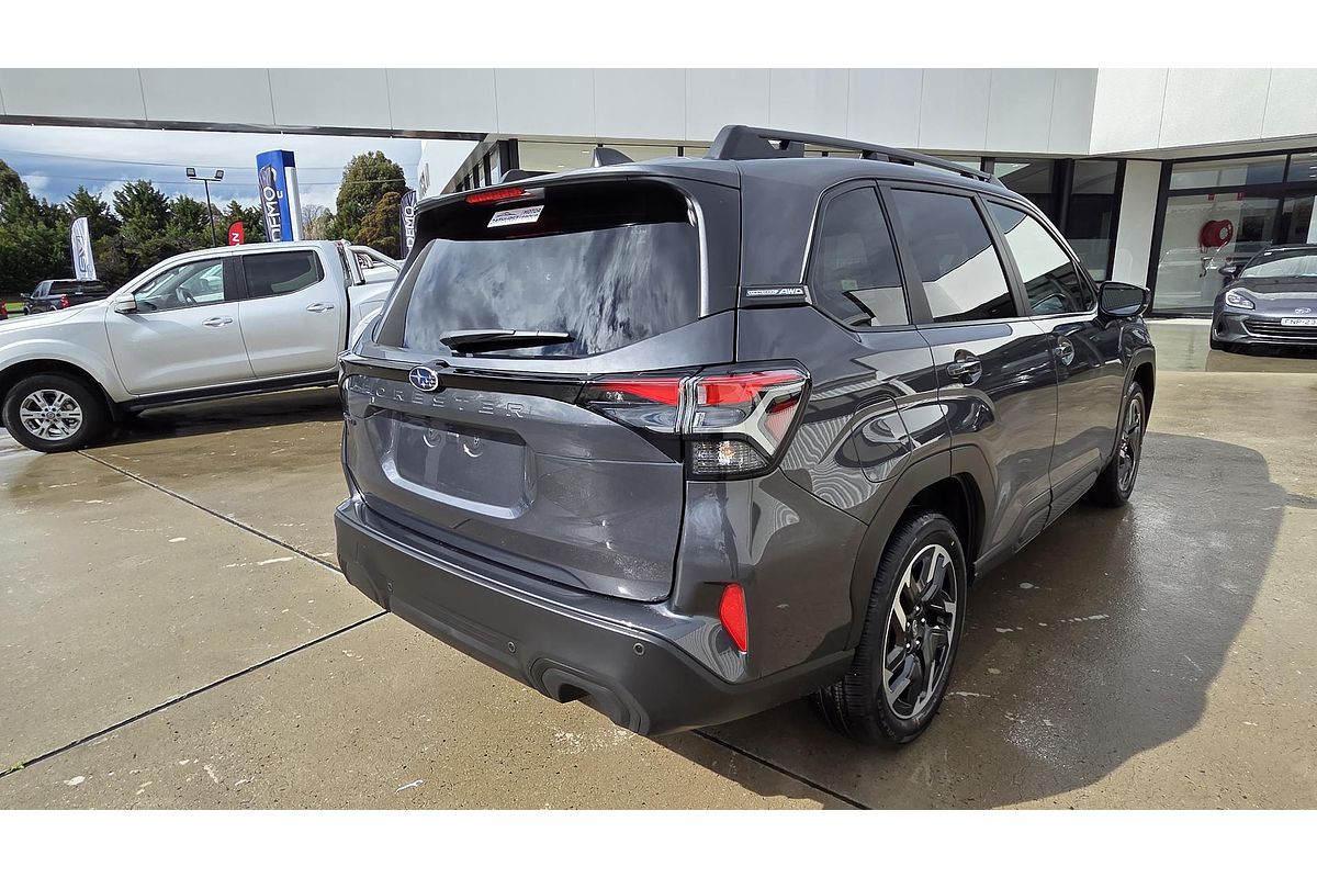 2025 Subaru Forester Premium S6