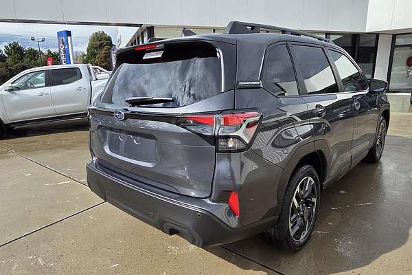 2025 Subaru Forester Premium S6