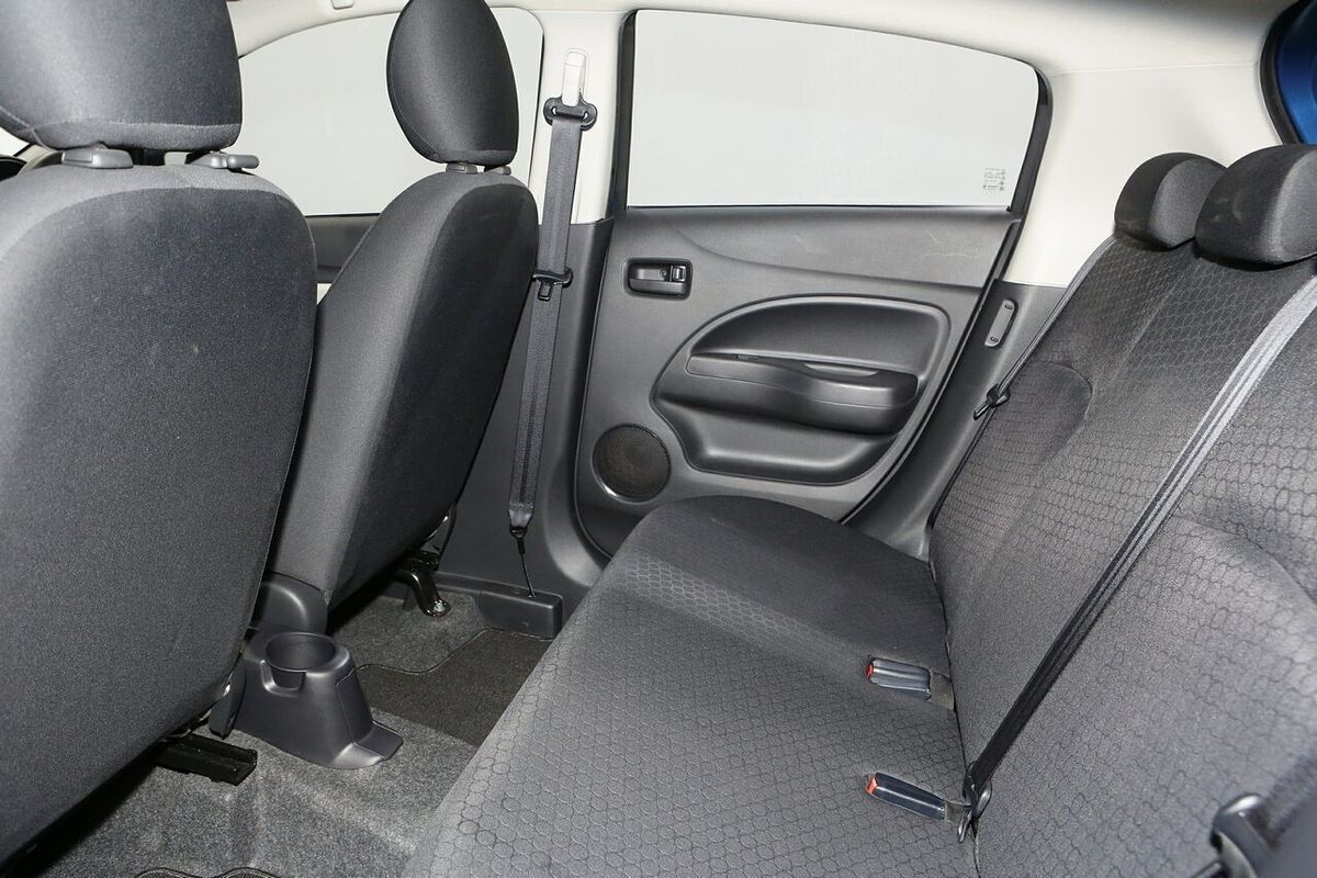 2013 Mitsubishi Mirage ES LA