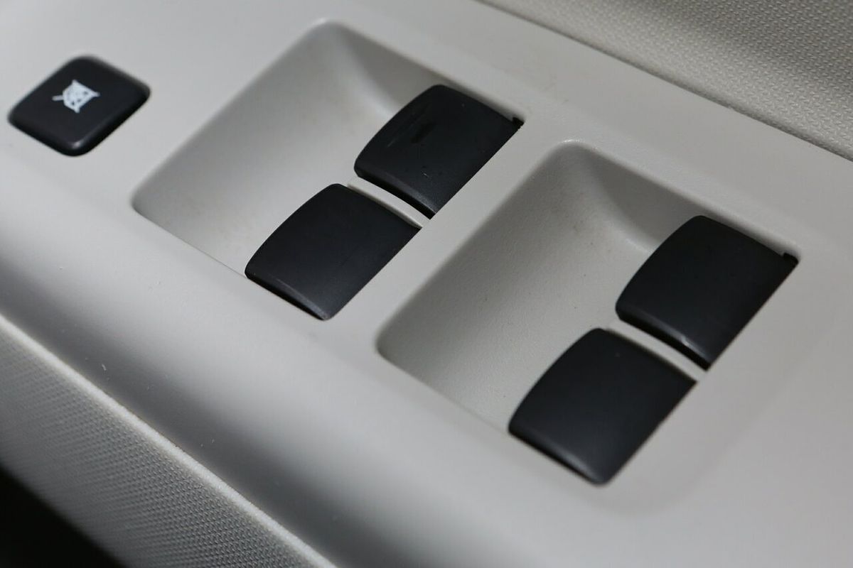 2013 Mitsubishi Mirage ES LA