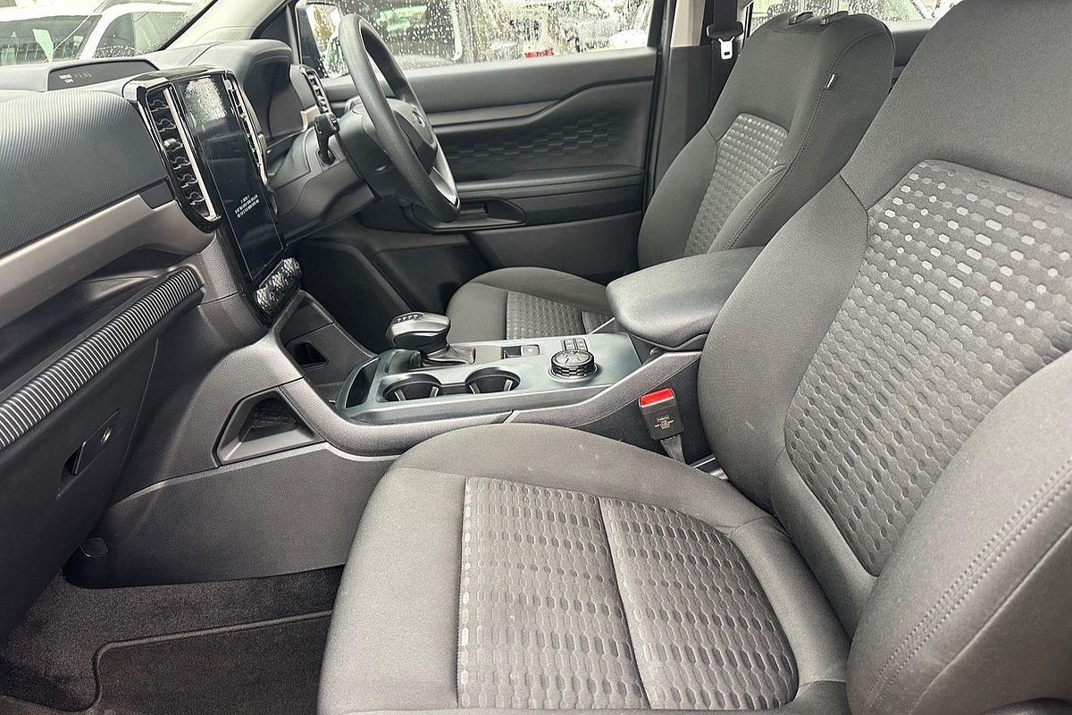 2024 Ford Everest Ambiente 2.0L