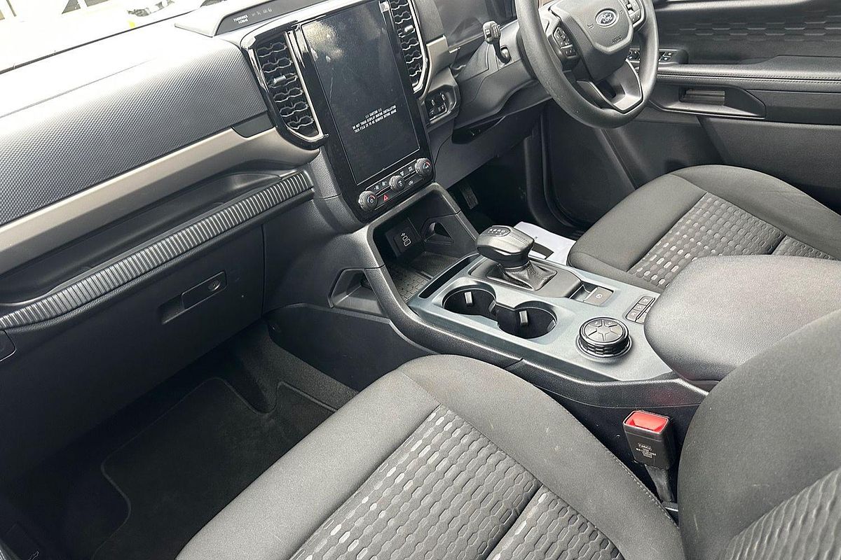 2024 Ford Everest Ambiente 2.0L