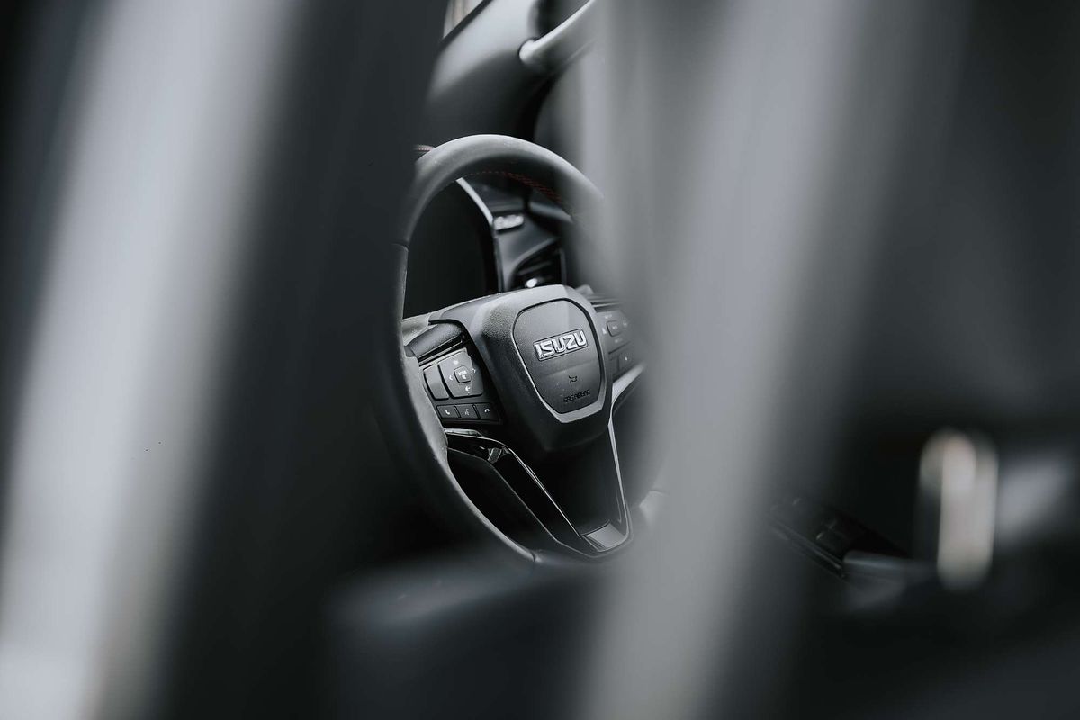 2025 Isuzu D-MAX X-TERRAIN 4X4